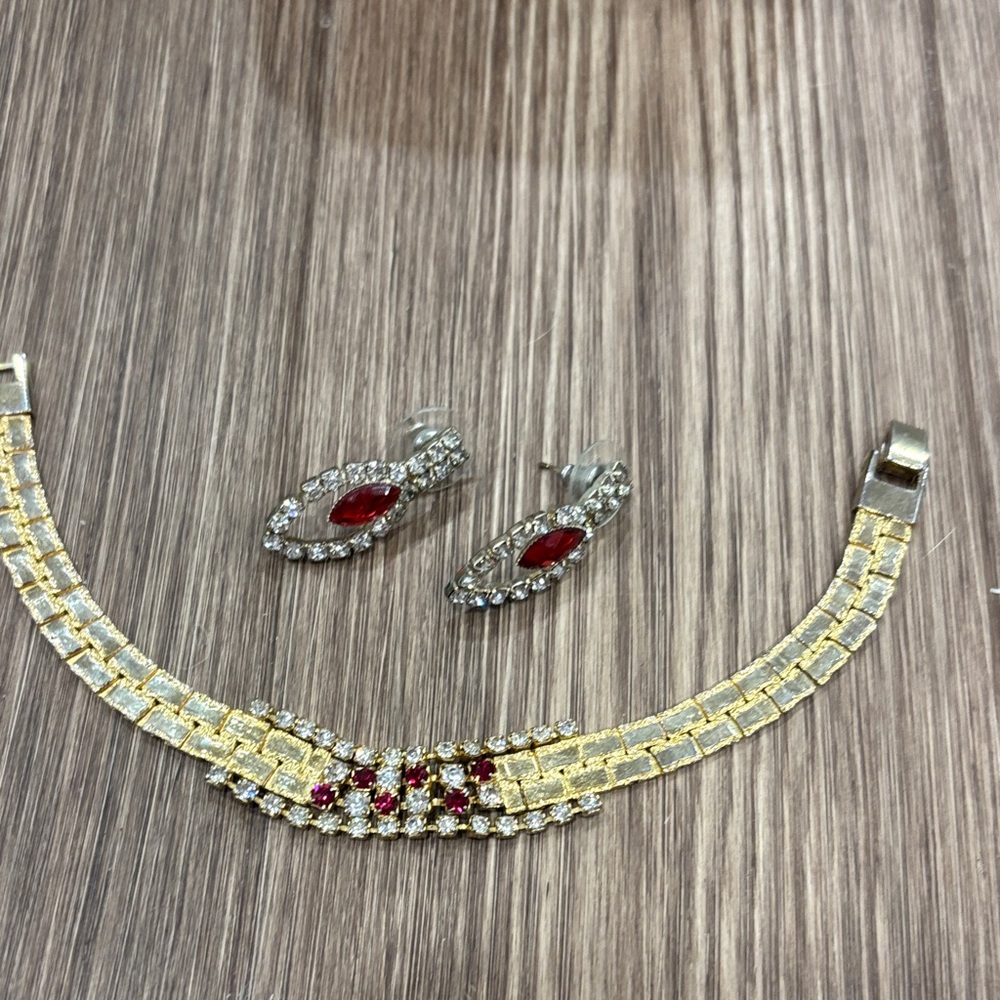 Elegant Gold and Red Jewelry Set